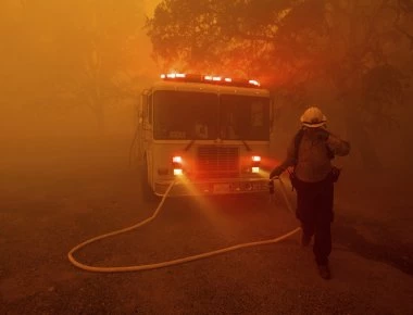 Σε πύρινο κλοιό οι ΗΠΑ - Πάνω από 100 πυρκαγιές σε εξέλιξη σε όλη τη χώρα (φώτο)